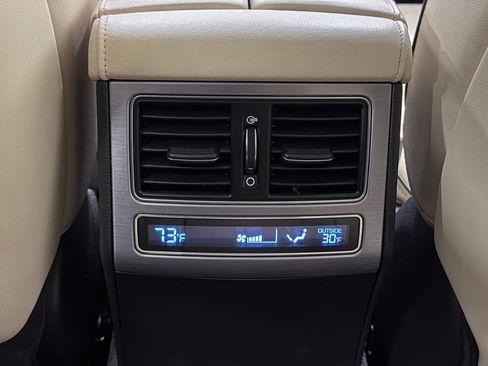 Used 2014 Hyundai Equus Signature image 25