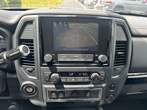 Used 2024 Nissan Titan SV w/ SV Convenience Package RWD image 19