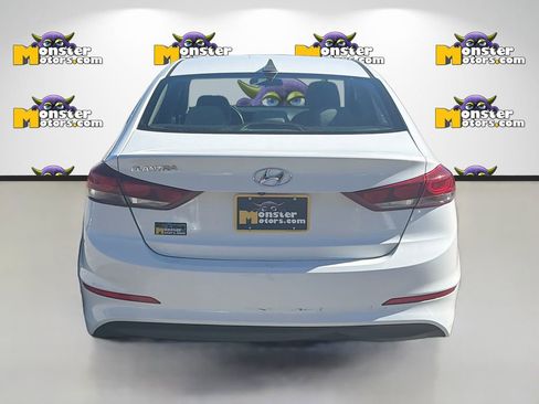 Used 2017 Hyundai Elantra SE image 6