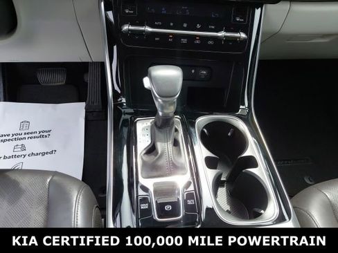 Used 2024 Kia Carnival EX FWD image 11