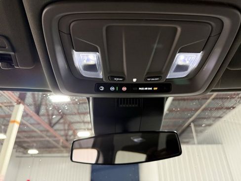 Used 2025 Chevrolet Silverado 2500 LT w/ Convenience Package image 29