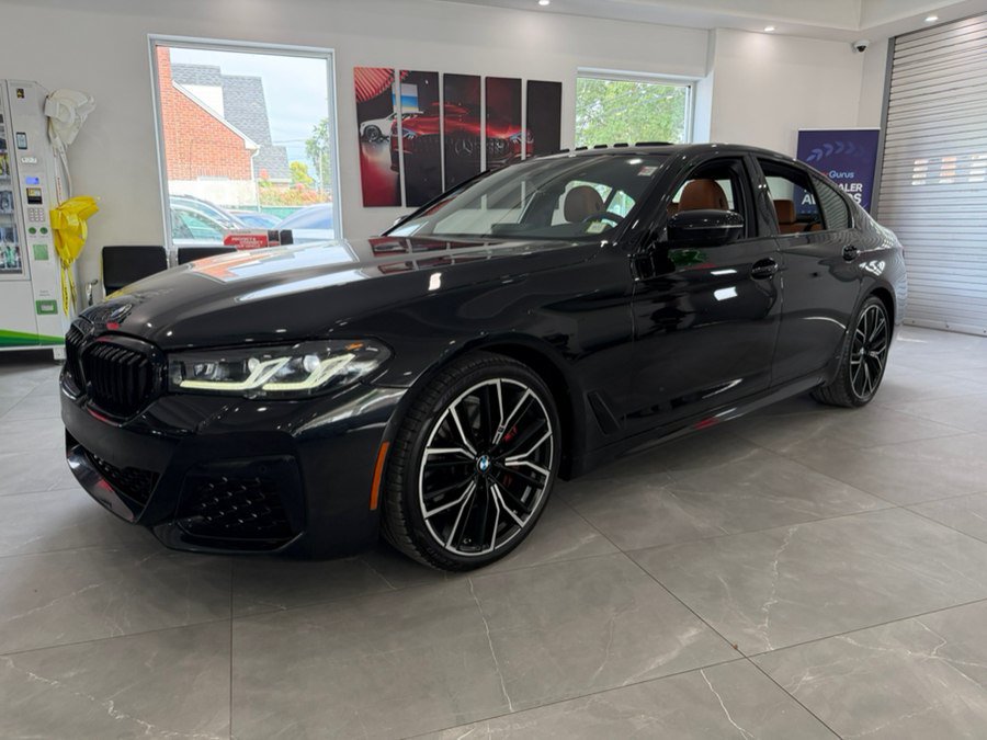 Used 2023 BMW 530i w/ M Sport Package RWD image 3