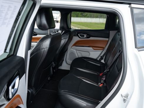 Used 2024 Jeep Compass Limited AWD/4WD image 18