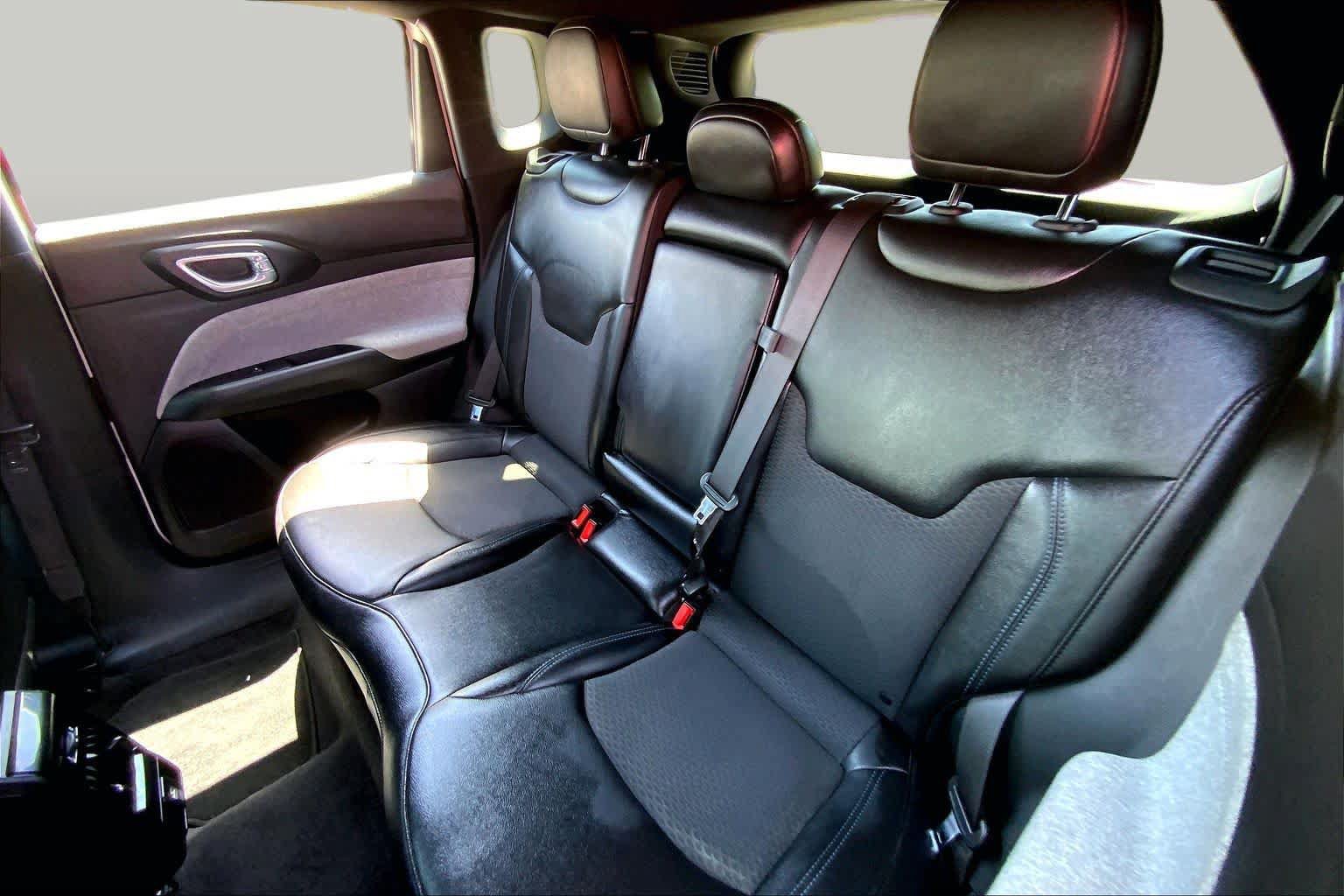 Used 2023 Jeep Compass Latitude AWD/4WD image 20