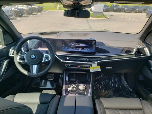 New 2026 BMW X5 xDrive40i w/ M Sport Package AWD/4WD image 14