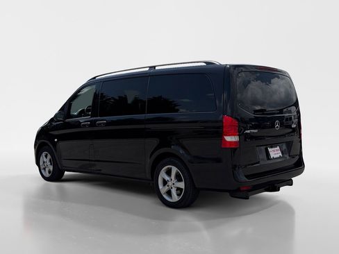 Used 2016 Mercedes-Benz Metris Passenger image 2