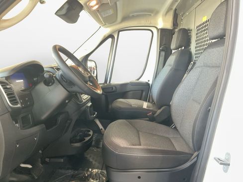 Used 2025 RAM ProMaster 2500 w/ Quick Order Package 22G SLT FWD image 9