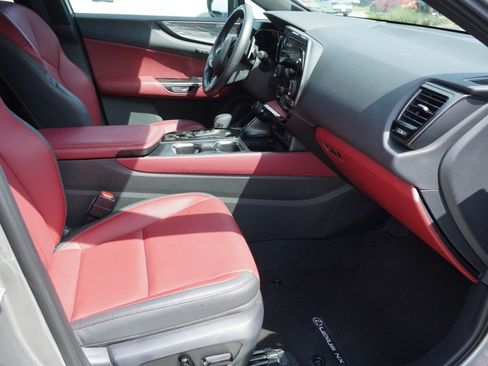 Certified 2025 Lexus NX 250 FWD w/ Accessory Package (Z1) image 10