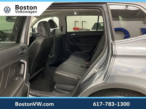 Certified 2022 Volkswagen Tiguan SE image 10