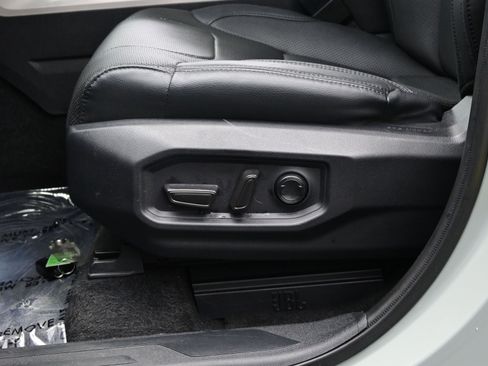 Used 2024 Toyota Tundra Limited image 11