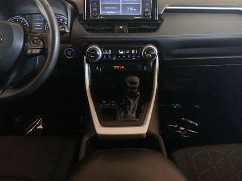 Used 2020 Toyota RAV4 XLE w/ Convenience Package FWD image 11