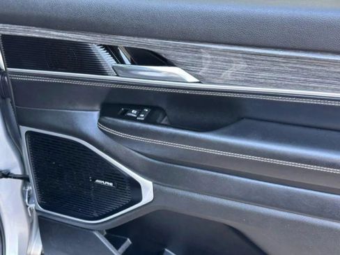 Used 2022 Jeep Wagoneer Series III w/ Flexible Seating Group RWD image 32