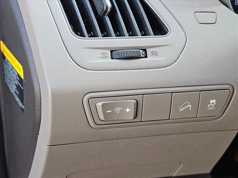 Used 2014 Hyundai Tucson GLS image 11