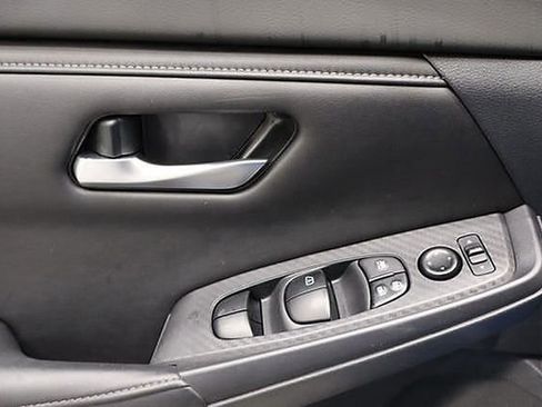 Used 2022 Nissan Sentra SV image 17