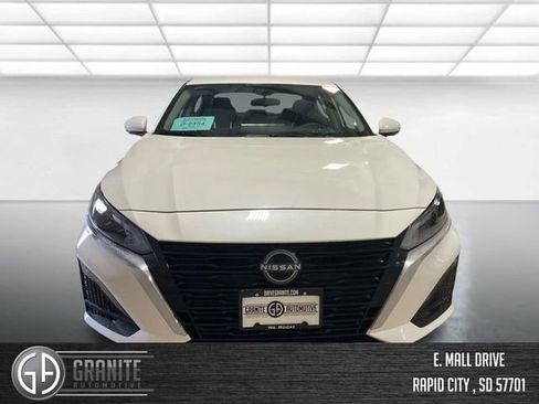 New 2025 Nissan Altima 2.5 SL image 2