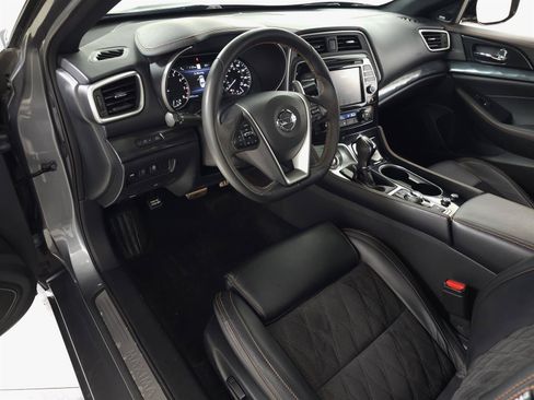 Used 2019 Nissan Maxima SR w/ Premium Package FWD image 17