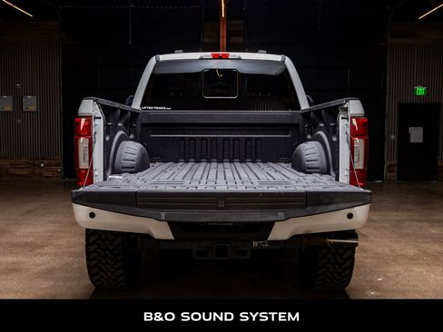 Used 2022 Ford F250 Platinum w/ FX4 Off-Road Package image 8