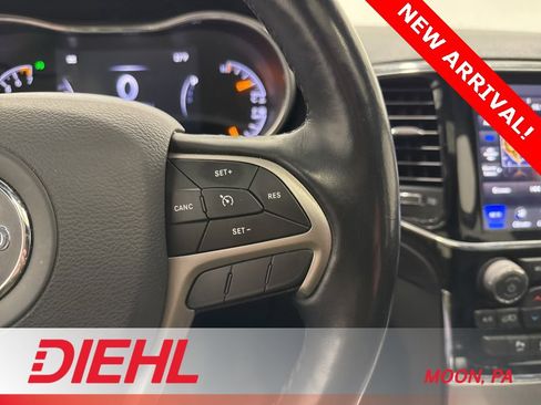 Used 2020 Jeep Grand Cherokee Altitude image 25