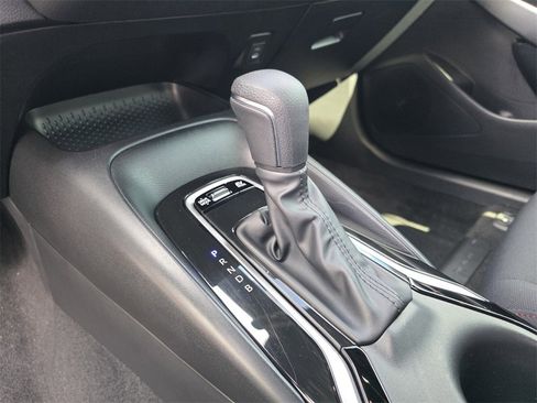 Certified 2025 Toyota Corolla LE image 27