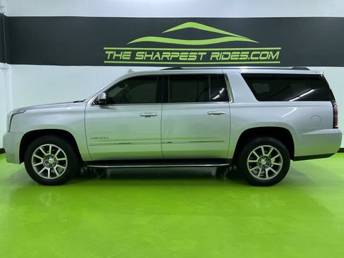 Used 2016 GMC Yukon XL Denali AWD/4WD image 6