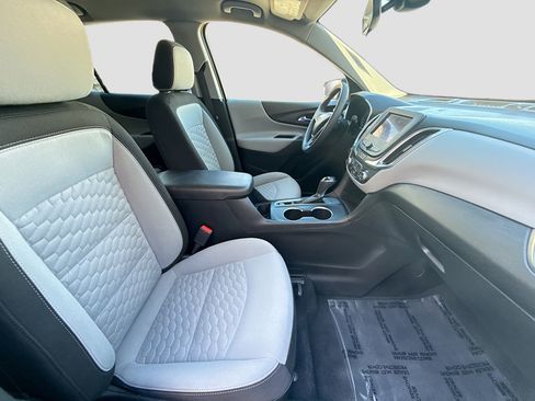 Used 2020 Chevrolet Equinox LS image 29