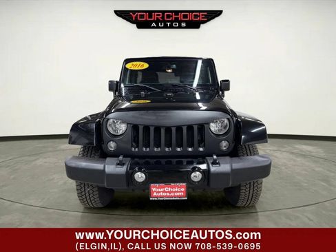 Used 2016 Jeep Wrangler Unlimited Sahara AWD/4WD image 10