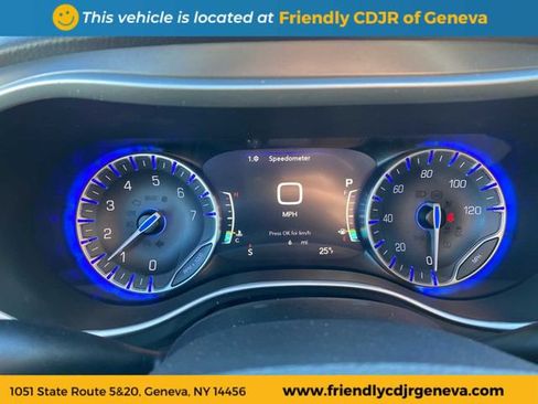 New 2026 Chrysler Pacifica Select AWD/4WD image 18