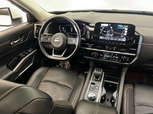 Used 2023 Nissan Pathfinder Platinum image 33