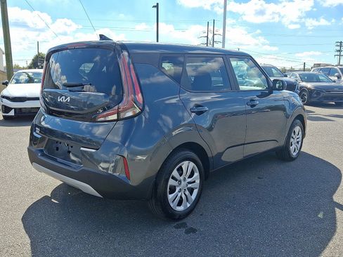 Used 2023 Kia Soul LX image 4