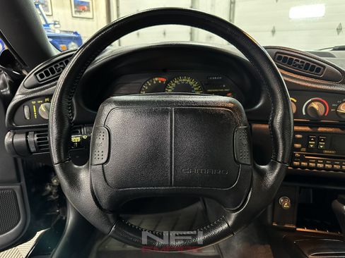 Used 1993 Chevrolet Camaro Z28 RWD image 25