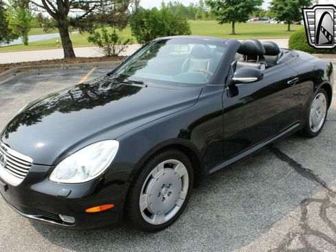 Used 2002 Lexus SC 430 Convertible image 3