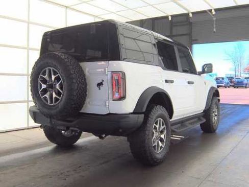 Used 2025 Ford Bronco Badlands image 4