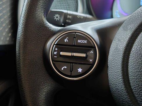 Used 2023 Kia Soul LX image 34