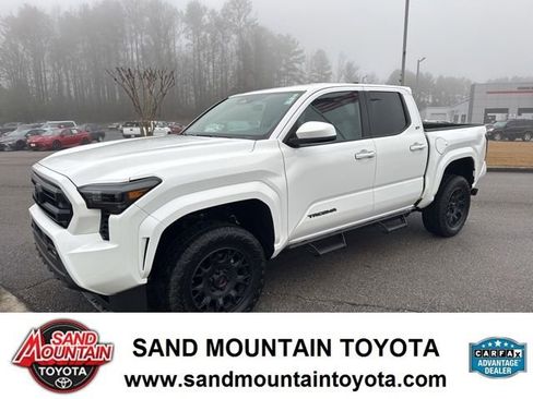 Used 2025 Toyota Tacoma SR5 image 6