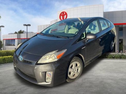 Used 2010 Toyota Prius Five image 2