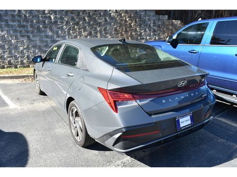 Used 2024 Hyundai Elantra Limited image 4