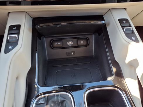 Used 2022 Kia Telluride EX w/ EX Premium Package FWD image 9