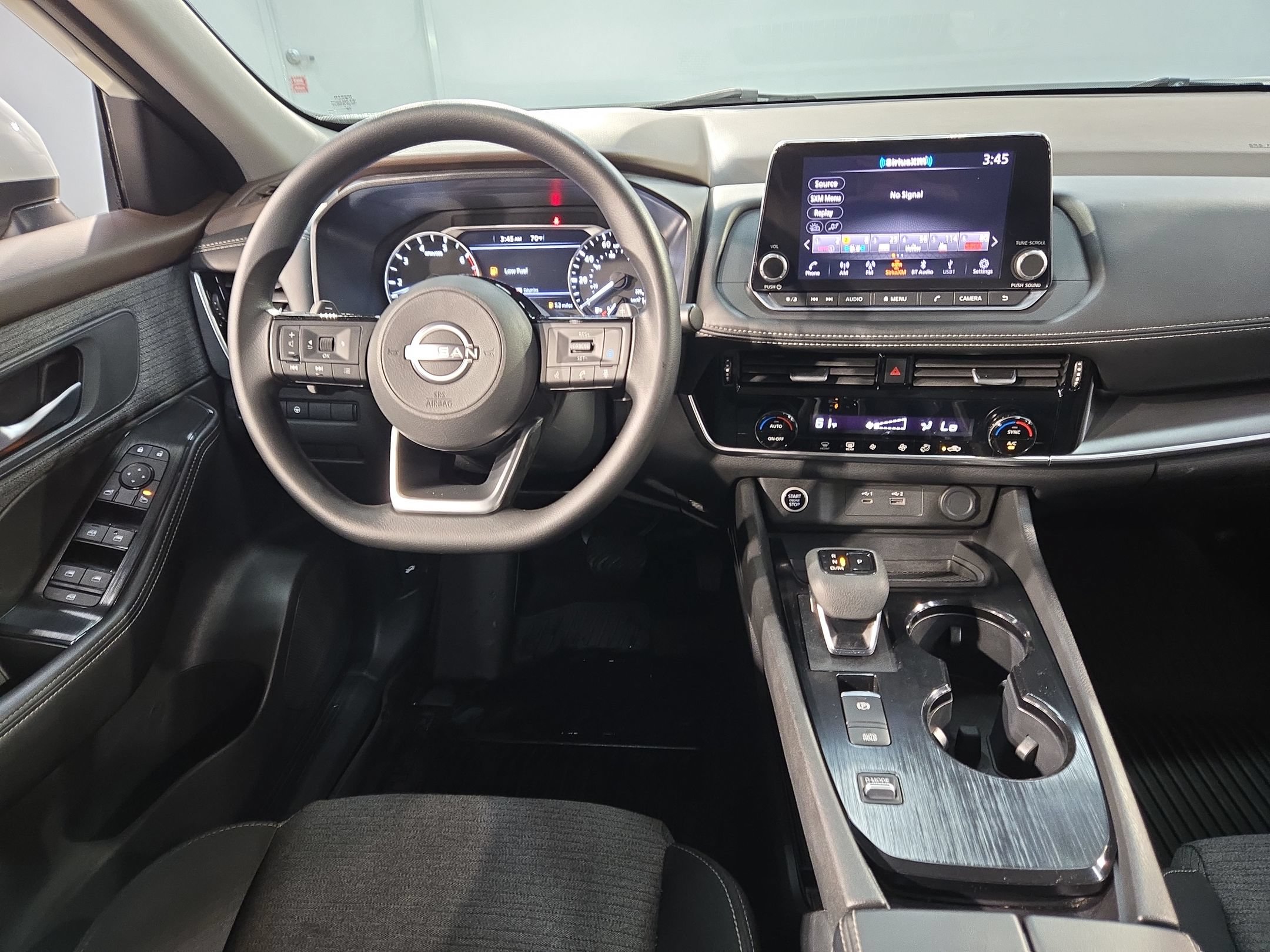 Used 2023 Nissan Rogue SV FWD image 9