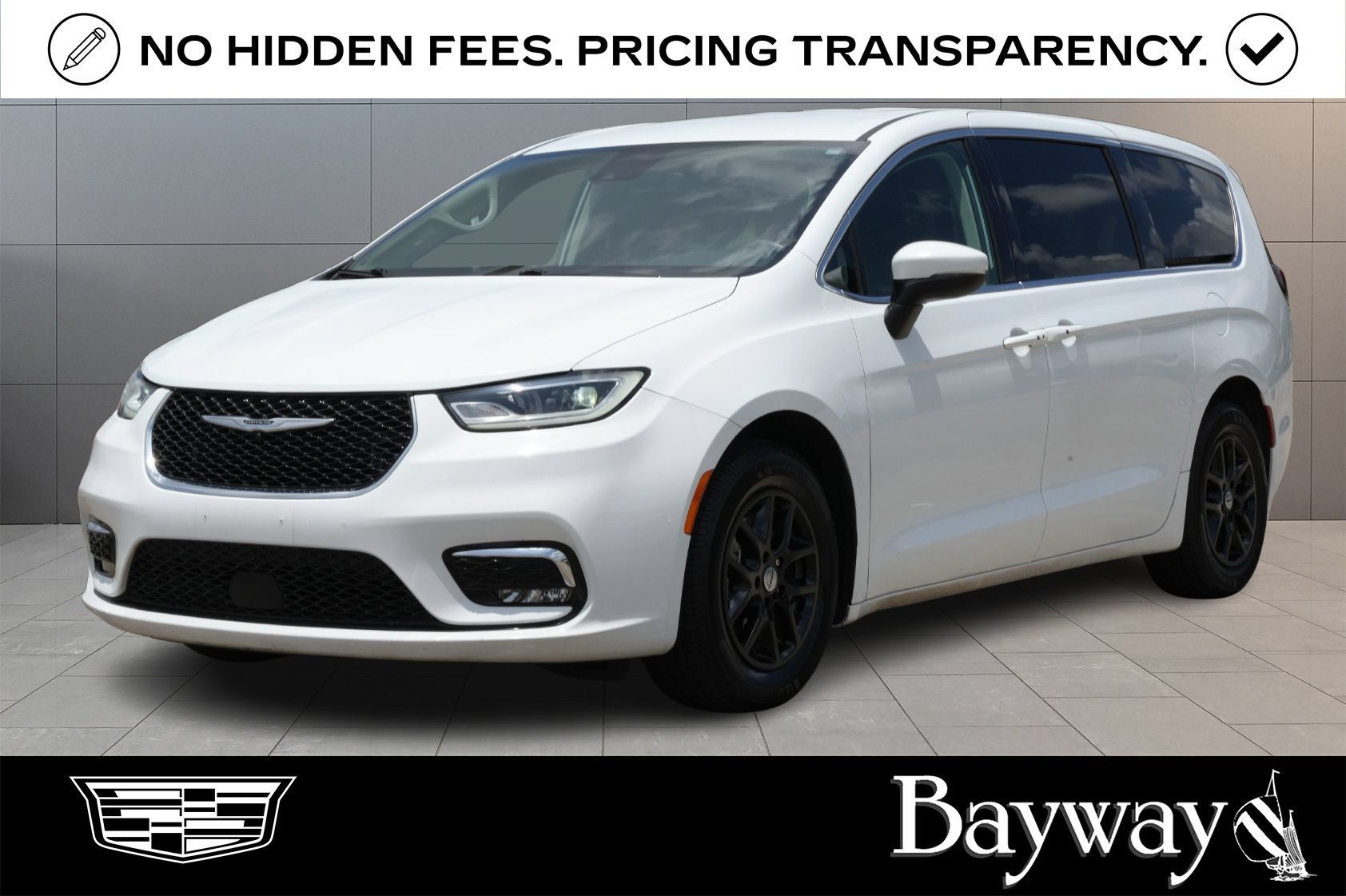 Used 2023 Chrysler Pacifica Touring-L FWD image 1
