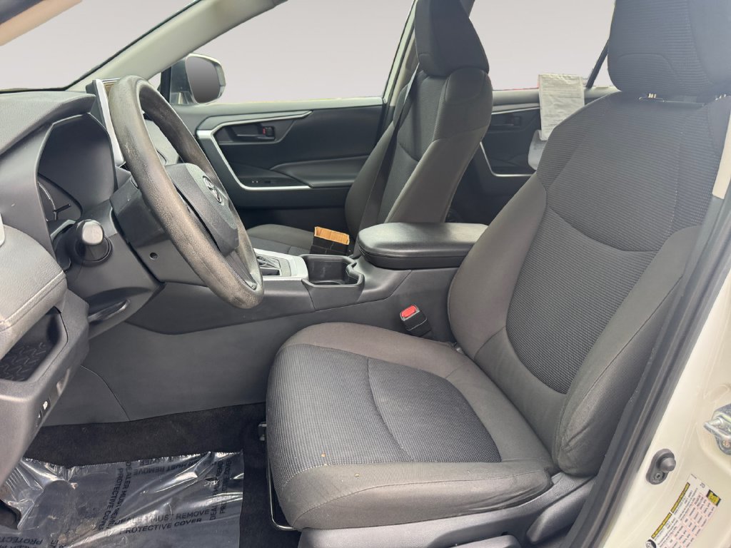 Used 2024 Toyota RAV4 LE AWD/4WD image 9