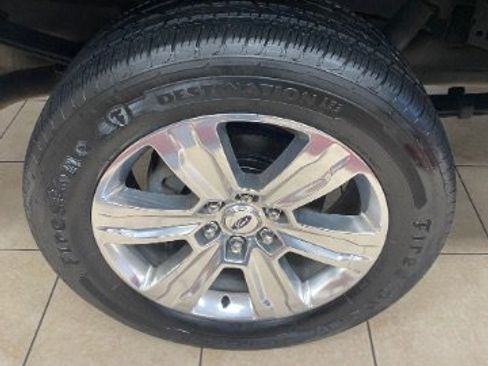 Used 2018 Ford F150 Platinum RWD image 28