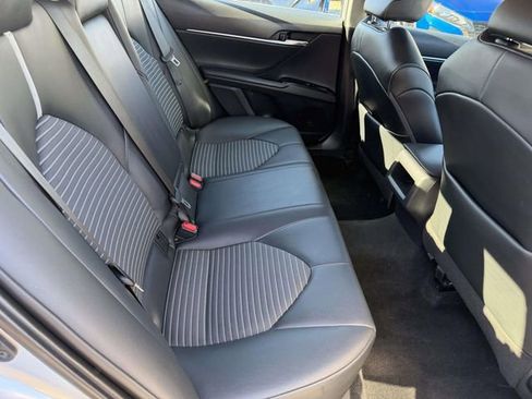 Used 2020 Toyota Camry SE image 10