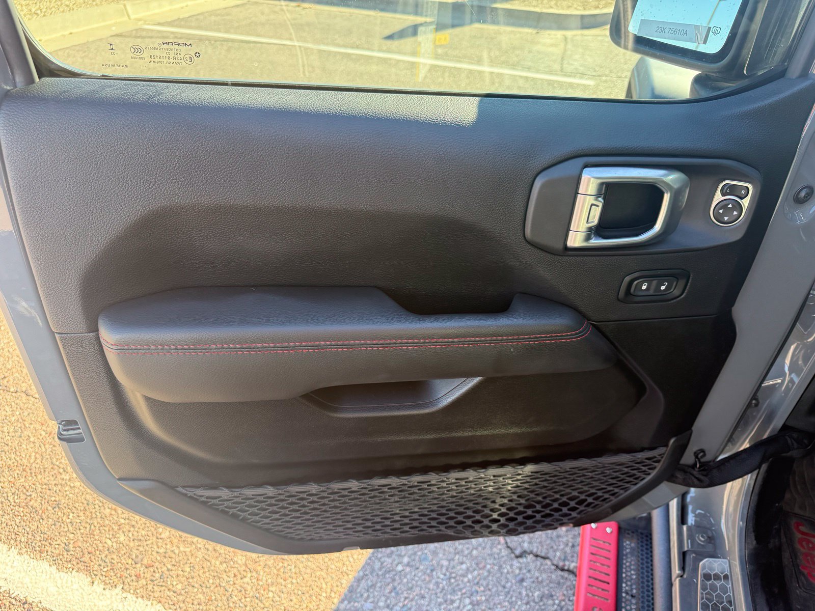 Used 2023 Jeep Wrangler Unlimited Rubicon w/ Cold Weather Group AWD/4WD image 15
