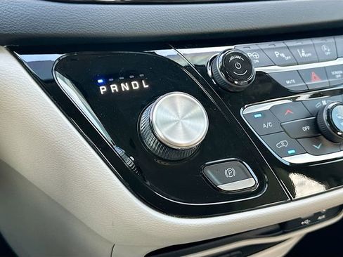 Used 2020 Chrysler Pacifica Touring-L Plus w/ Advanced Safetytec Group image 17