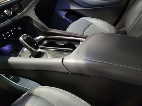 Used 2021 Buick Enclave Essence FWD image 26