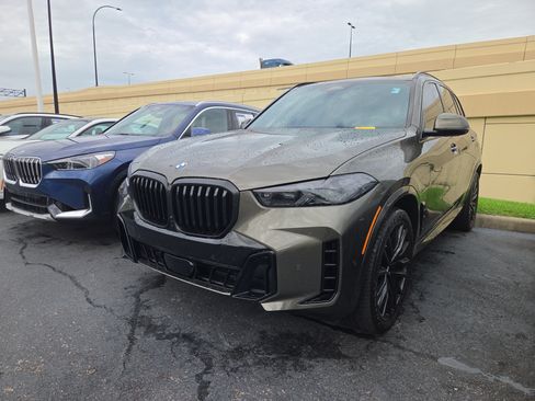Used 2026 BMW X5 xDrive40i w/ M Sport Package AWD/4WD image 3