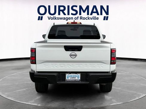 Used 2022 Nissan Frontier S RWD image 5