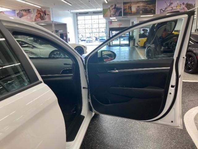 Used 2019 Hyundai Elantra SE w/ Cargo Package FWD image 33