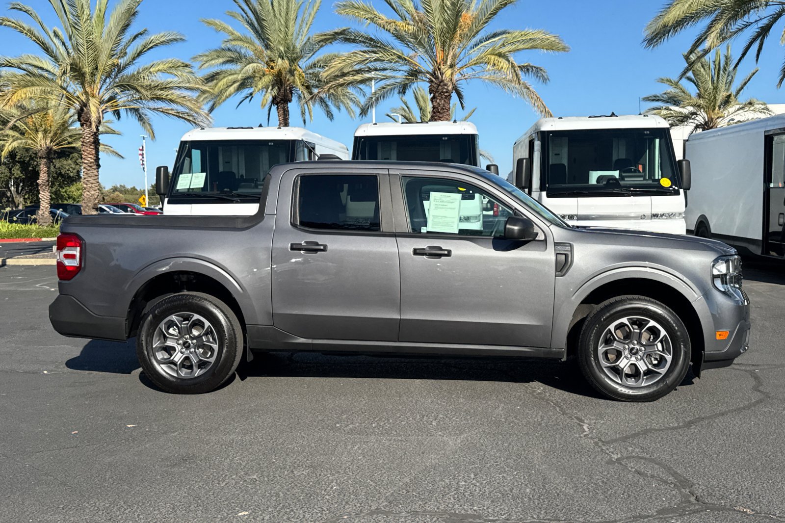 Used 2025 Ford Maverick XLT FWD image 2