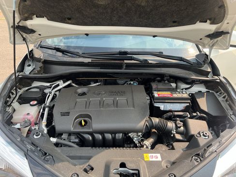 Used 2021 Toyota C-HR XLE FWD image 22